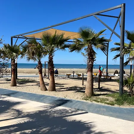 Отель Bora -durres *